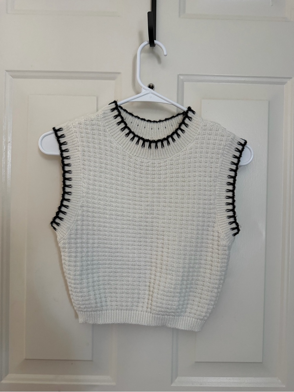 Altar'd State White Knit Sleeveless Crop Top with Black Contrast Trim